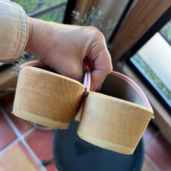 Size 40 (fit like 9) Pink Patent Leather Clogs by The Swedish Company - Picture 3 of 4